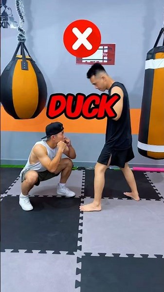 How to DUCK Correctly in Boxing #Boxing #BoxingDefense #DuckTechnique #AvoidPunches #BoxingTips