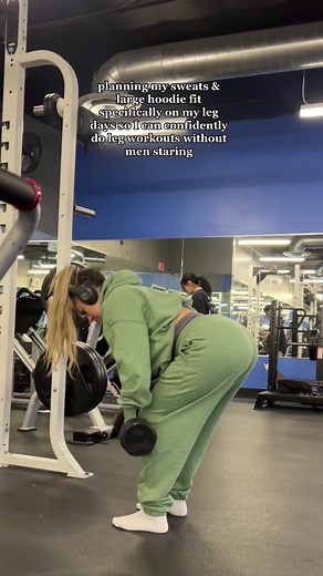 Confident Leg Day Outfit: Sweats & Large Hoodie Gym Fit