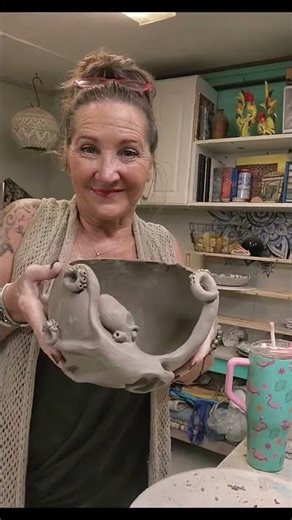 Making Clay Octopus Bowl #art #artist #clay #clayart #pottery #handbuiltpottery #octopus #creative