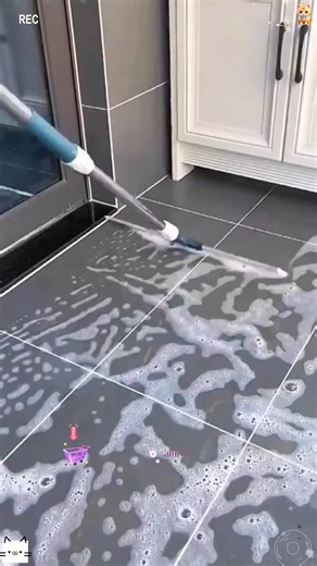 Cây lau nhà dễ vệ sinh đầu chổi, không bám bẩn khó rửa