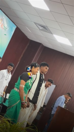 Reena Gonde on Instagram: "सेवा 🙏🏼 . . . . . . . . . . . #bastar #culture . . . . . . . मीडिया समाज की संस्कृति में जंगल की सोधी खुशबू ढोल की थाप और पूर्वजों आत्मसम्मान बसता है! अब मैं गार्व हे की हम मिडिया है!"