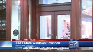 Smash-and-grab burglar strikes Loop cell-phone store, witnesses say