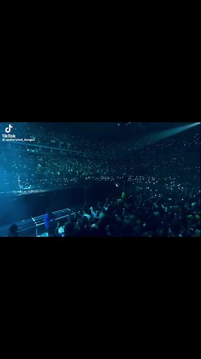 223K views · 10K reactions | Wizkid’s electrifying performance at the 02 Arena in 2021❤️礪 | WFC Media | Facebook
