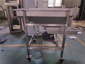 [Hot Item] Vibrating Hopper Inclined Screw Conveyor with Auger Filler