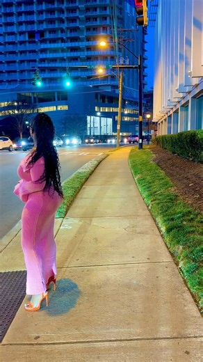 Lexus Singleton | Sis, buy the fit😍🚦 Dress: @thecontourcloset Hair: @theknotlessgoddess | Instagram