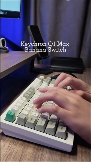 Keychron Q1 Max Banana Switch VS K2 AKKO Cream Blue Pro Switch #keychron #mechanicalkeyboard