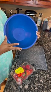 Dragon fruit salad juiced✨ Delicious and tangy! Loaded benefits. Great for 30 day fruit challenge🍎🍍🍓🍑 1 Corinthians 9:26-27 #healthyfruits #healthylifestyle #30daychallenge #30dayfruitchallenge #dragonfruit #DragonFruitJuice #juice #focus #explore #viralreels #explorepage #seatedinfitness | Destinee Brown