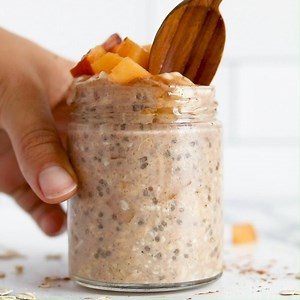 1.2M views · 1.6K reactions | FULL RECIPE HERE: https://www.simplyquinoa.com/overnight-oats-recipes/ Peach Pie Overnight Oats make the BEST healthy summer breakfast! Sweet, kind of tart, and reminds me of a delicious slice of peach pie. Who wants to try it?! | Simply Quinoa | Facebook