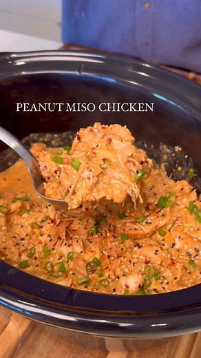 Peanut Miso Chicken Stealth Health Slow Cooker Meal Prep Series, Season 2, Episode 3 Per Rice Bowl (Makes 7): 610 Calories 50g Protein 67g Carbs 16g Fat Per 4oz serving (meat only, makes 12): 210 Calories 26g Protein 7g Carbs 9g Fat The Slow Cooker Meal Prep Series is officially back! New recipes coming every week. Stay tuned for the launch of my Slow Cooker Cookbook, coming later this year 🙌 Ingredients: 48oz boneless skinless chicken thighs Peanut Miso Sauce: 120g (8 Tbsp) peanut butter 60g (