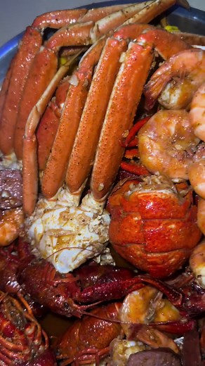 Tight-Knit Boiling Crab Adventure 🦀🔥