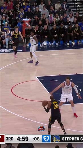 Steph Curry is heating up from deep! 🔥