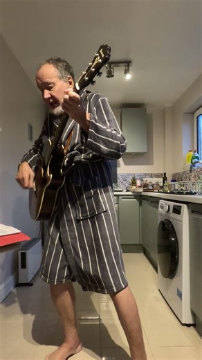 Middle Aged Rock and Roller - An #originalsong by #JimRedgewell #singersongwriter