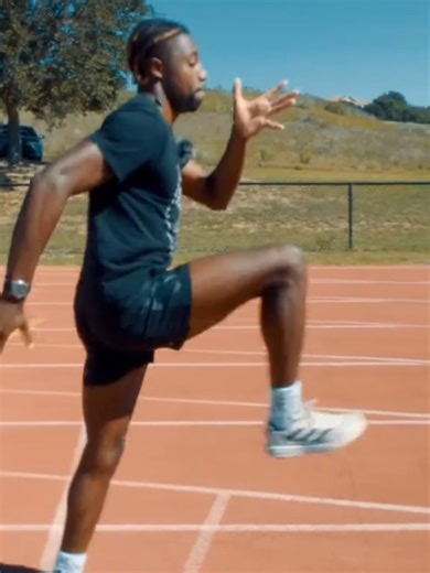 This drill fixes on how you land when sprinting! #speedtraining #sprinttips #trackandfield #athlete #sprint #faster