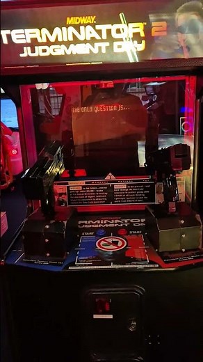 Terminator 2 Arcade Machine,