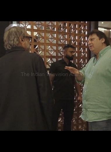 🌟 An iconic behind-the-scenes moment! Legendary filmmaker Sanjay Leela Bhansali with Shashi Ranjan