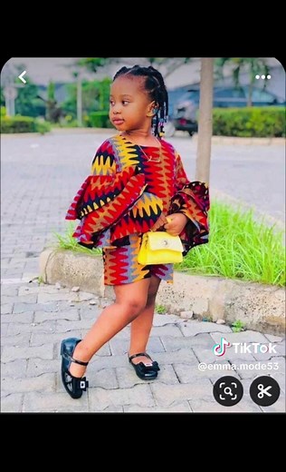 Modèles de Robes Fillettes en Tissu Pagne