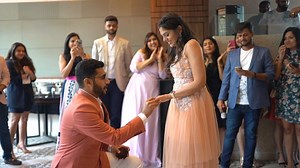 48K views · 703 reactions | MUST WATCH - This guy proposing to his sweetheart with a surprise flash mob with his friends is the cutest thing you'll see today! We're in love with her reaction! #zowed #proposal #flashmob Video by Click Click by Yaash Jain | ZoWed | Facebook