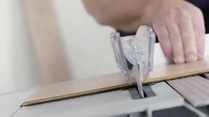 Kalėdų ir Naujųjų metų belaukdami apžvelgiame pagrindines 2023 metų „Festool“ naujienas. Žiūrėdami šią apžvalgą, galite per mažiau nei 1 minutę atrasti puikų pagalbininką – mūsų akumuliatorinį stalinį diskinį pjūklą CSC SYS 50. 💚 O kokia jūsų nuomonė apie šį pjūklą? Norite sužinoti daugiau apie CSC SYS 50? Tada žvilgtelėkite čia: https://www.festool.lt/@576820 | Festool Lietuva