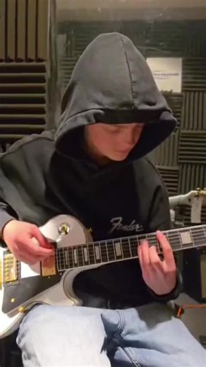 Andertons Guitar Try-Out: Les Paul Options for Rock