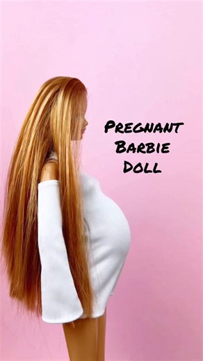 When Pregnant Midge had her baby. Remember the controversial pregnant Midge? My granddaughter, Zara, is very creative. She made pregnancy photos of Midge and created the birth of Baby Nikki. 🤰🏼 👶🏼 Didn’t she do a good job? In case you don’t know about Midge, she was Barbie’s best friend who married Alan, who was Ken’s best friend. This is the 2003 version of Alan and Midge that was part of the Happy Family set of dolls by Mattel. The Alan doll came with their son, Ryan and the Midge doll was