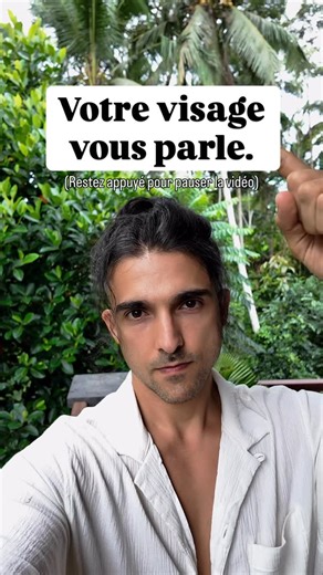 Marc Oliveira • Formateur en nutrition végétale certifié on Instagram: "🧹 5 signaux qu’il est peut-être temps de faire un nettoyage Et surtout : des solutions naturelles à tester chez toi, dès aujourd’hui. — 🔺 Acné sur la mâchoire ➡️ Supprime produits laitiers, sucre, gluten 21 jours ➡️ Soutiens ton foie avec des tisanes (chardon-marie, pissenlit) ➡️ Ajoute des graines de lin & noix du Brésil pour l’équilibre hormonal — 🔶 Grains de beauté sur le cou ➡️ Rééquilibre ta glycémie : stop aux snack