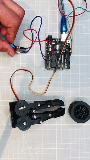 3D Printed Robotic Gripper Using Arduino and Servo