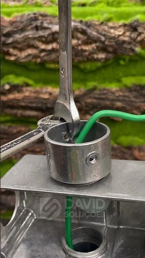 Learn the fastest way to remove a stuck thread.#MechanicLife#GarageTips#FixIt