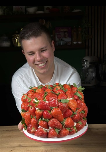 Beerentorte mit Erdbeeren: Anleitung & Tipps zum Dekorieren
