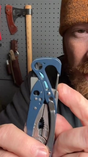 Hey Guys, let's just hangout and talk about the Leatherman Skeletool! Aftermarket LEATHERMAN BIT KIT https://amzn.to/4p3eaQh Amazon Affiliate LEATHERMAN SKELETOOL https://amzn.to/48uhwox Amazon Affiliate | Gideonstactical