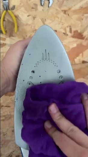 How to Clean a Burnt Iron Plate Easily at Home | DIY Hack#diy#tools#shorts#shortsfeed#ytshorts