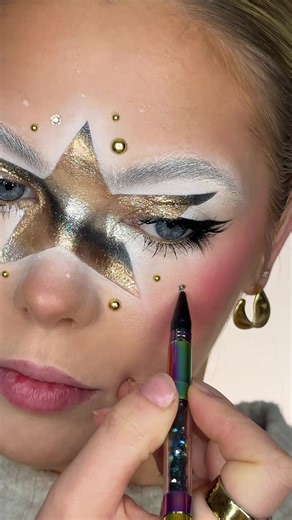 Creative Makeup Moments in Chrome