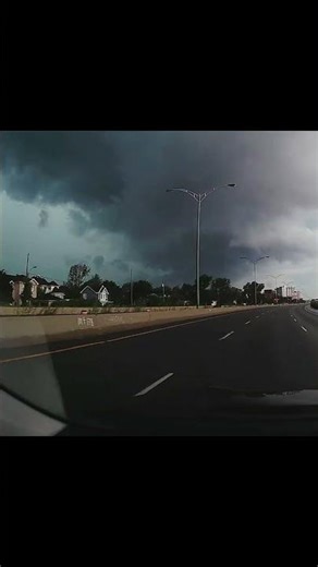 What is it like driving into a giant thunderstorm? How to survive a storm? #drivesafe #thunderstorm