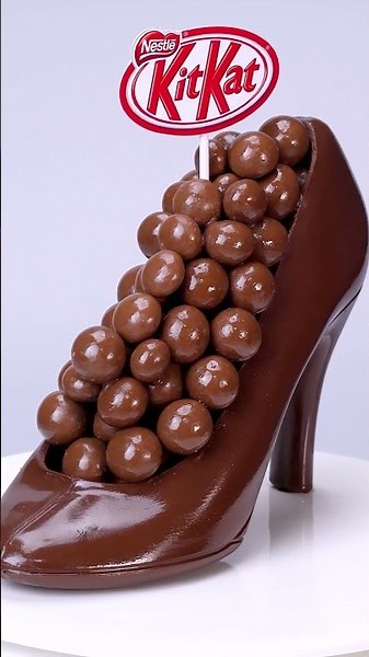 ✨ This Chocolate High Heel Cake Looks So Real! #shorts #realisticcake #chocolatecake #cakeartist