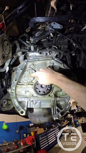 Honda CVT Removicous POV 🔧👀👌 #honda #crv #cvt #rearmainseal #pov #olight #stsautodesign #CapCut