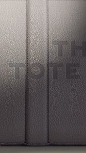 Marc Jacobs Fall 2024: The Tote Bag Returns for Fall in New Shades and Textures | Marc Jacobs