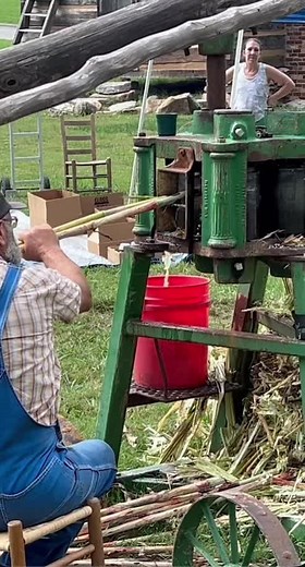 Have you ever wanted to see sorghum being made? Now is your chance! Come see Muddy Pond Sorghum make their famous sorghum now until Sunday 10/6 at the Great Smoky Mountains Heritage Center! #greatsmokymountainsheritagecenter #appalachia #gsmhc #history #historycomesalive #familyfun #smokymountains #tntourism #townsendtn #greatsmokies #appalachia #appalachian #museum #museumlife #livinghistory #sorghum #muddypondsorghum #horsepower
