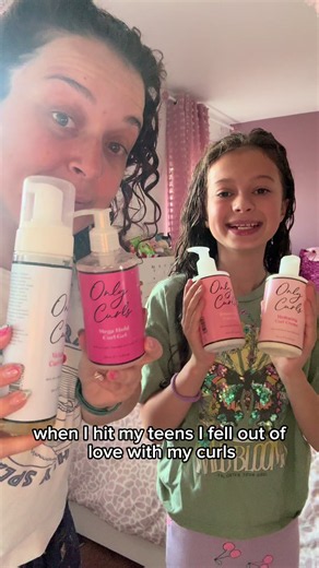 Teaching my tween to love her curls! That starts by looking after them! I’ve been using @Only Curls for years now and you all know by now how much I love them! Stay until the end of the video to see Avarie-Belle’s reaction! (She’d just had her first curly cut, so was the first time we’d washed and styled) 🌀 🥰 Use code DANI for some money off 💜 Or products in my showcase 🥰
