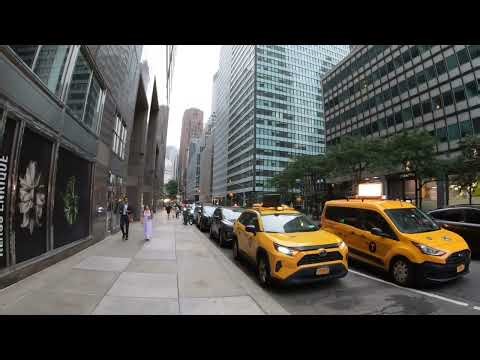 Manhattan: New York Yellow taxi and daily life