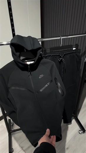 Incredible Nike Tech Deals: $10 Clearance Sale!