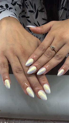 SM Sister’s Studio on Instagram: "Gel X Crome Nails ✨✨"