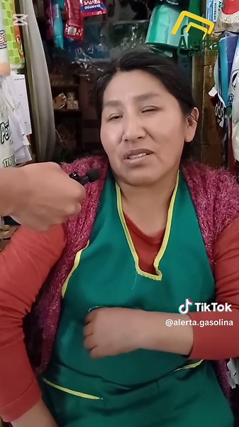 🚗 “Ya no trabajamos todo el día… ahora hacemos fila para conseguir gasolina.” Una realidad dura que muchos ignoran #radiotaxi #CrisisDeCombustible # #Cochabamba #radiotaxis #tiktoknoticias Para más información visita nuestra página web https://annyandaluz1114.wixsite.com/alerta-gasolina-1