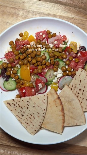 Refreshing Summer Salad with Roasted Chickpeas Recipe