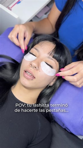 ARIANA DELGADO | LASHES & BROWS on Instagram: "POV: Entrás de día… 🌞 Salís de noche… 🌙 Pestañas listas ✨AURA NIVEL 1000 ✨😎💖"