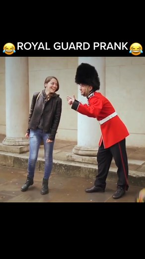 Freestyler Royal Guard Prank 😂 @urbanball #england #dubai #prank