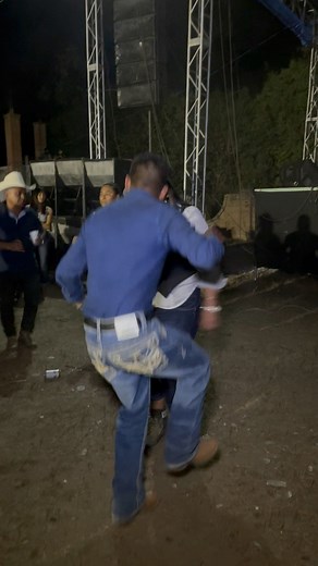 18K views · 104 reactions | Fui al jaripeo baile chingao a bailar que la música pa eso es | Producciones "Alberto" | Facebook