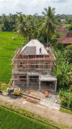 Here Is How the House Built on the Empty Lot Looks After So Long