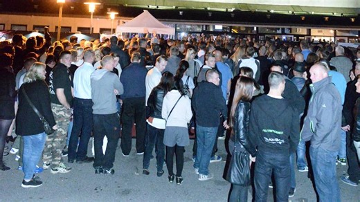Valby Hallen evakueret: Tusinder sendt ud i kulden under sexmesse