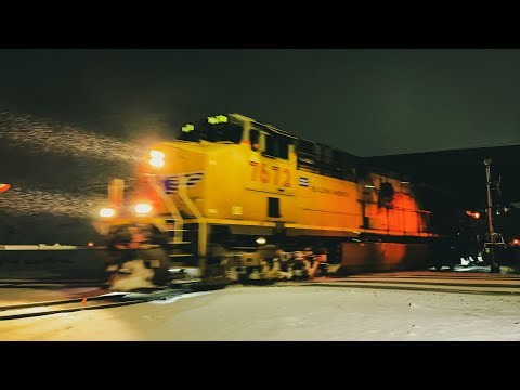 [4K] Snow whirls as UP’s MYROG barrels into town!