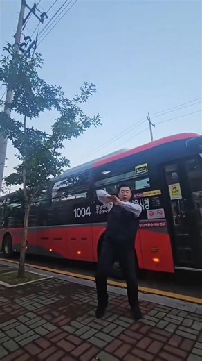 30K views · 2.9K reactions | A bus driver in Seoul dancing to Killin' It Girl! Yes, the song is everywhere! #jhope | BTS ARMY Philippines | Facebook