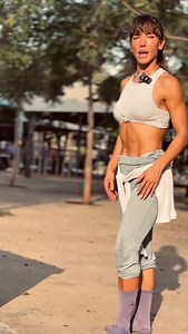 Master Your #Hamstrings Most people think they’re stretching their hamstrings — but in reality, they’re just folding forward or flexing the back. The difference is in the details. Understanding how your hamstrings move and function changes everything — the stretch, the control, the results. In this video, I’ll guide you through 3 key steps to stretch smarter, not harder 💪 Precision = Progress. | Yona Shavin